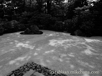 春は雨で諦めた建仁寺へ